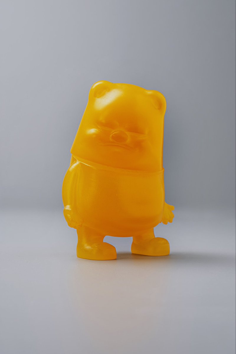 10per_'s tweet photo. いかつい顔のクマです！
キャラ名が全然浮かばず...。

家にあるソフビを解体して研究して顔が回転してポーズが変えれます！

お尻がキュートなのですが、写真撮り忘れてます。笑

#WS2026S #アートトイ #ワンフェス https://t.co/yi2XoYZp0j