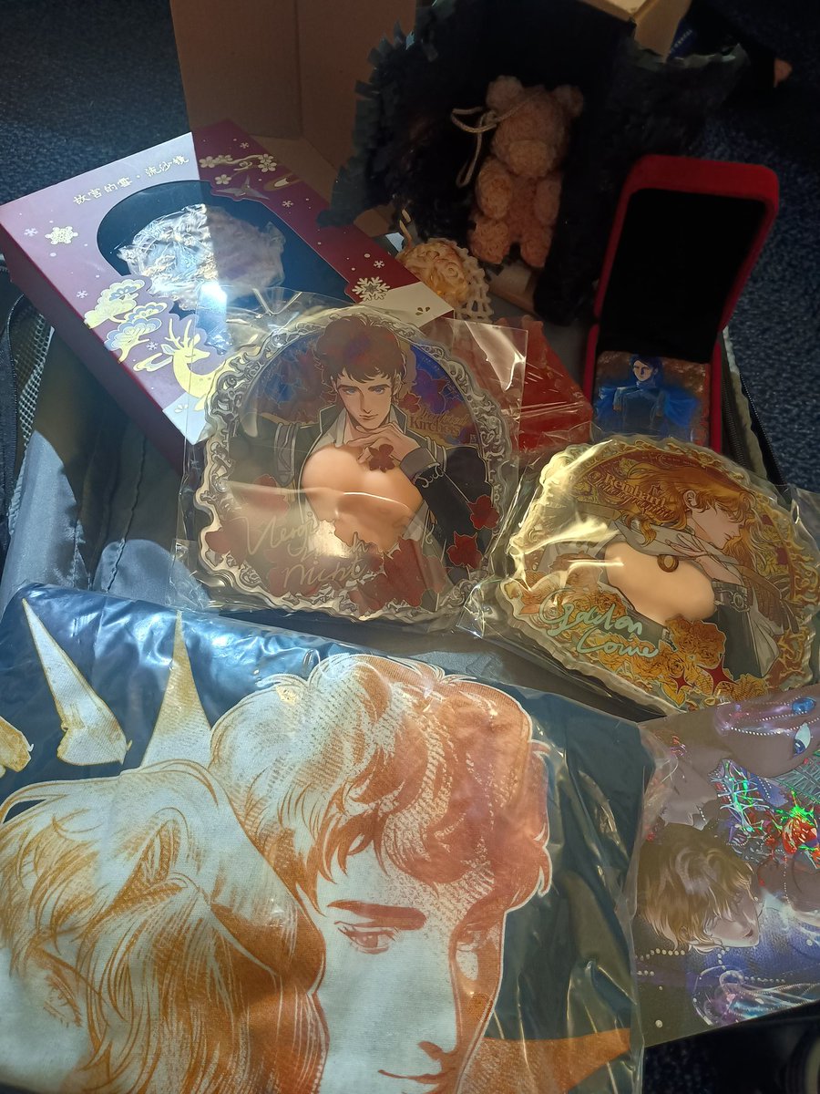 krkwako's tweet photo. 中国からたくさんの宝物が届きました！
大事にします！
ありがとうございました💕💕
ぴぴくんとハルトさまの♥は色も形も違う！
すごい！ https://t.co/o9umoEg1gE