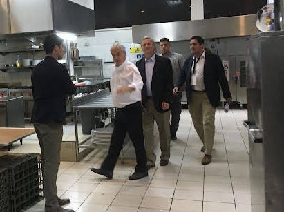 CyborgPatriota's tweet photo. @biobio Eso pasa por gobernar como Piñera y los centristas cobardes y ser un lacayo de la UE. Se requiere una nueva derecha. #NuevaDerecha #FueraUE https://t.co/xT4CNDKfyX
