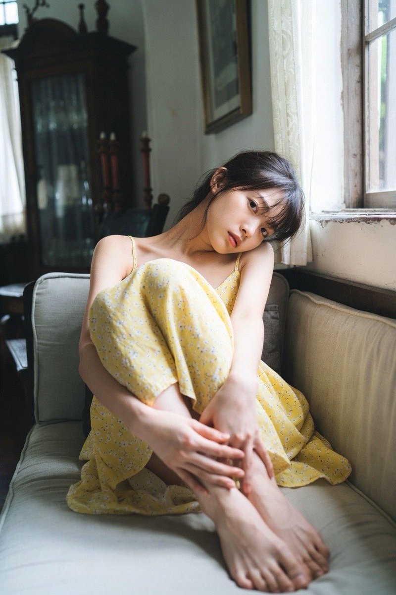 Hikarijoyg's tweet photo. Today, I feel light and cheerful, just like this yellow dress. 
Yet, my heart feels a bit like a cloudy sky. https://t.co/8gaMdOWeUr