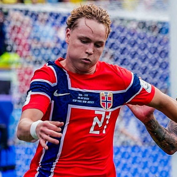 VarVerdictHQ's tweet photo. 🇳🇴✨ Andreas Schjelderup (22) vs Brazil... 💎 

🔄 46' - Schjelderup substituted on 
🪄 79' - Schjelderup assist
🪄 90' - Schjelderup assist 

What an impact! https://t.co/t3LYPzr5Cp