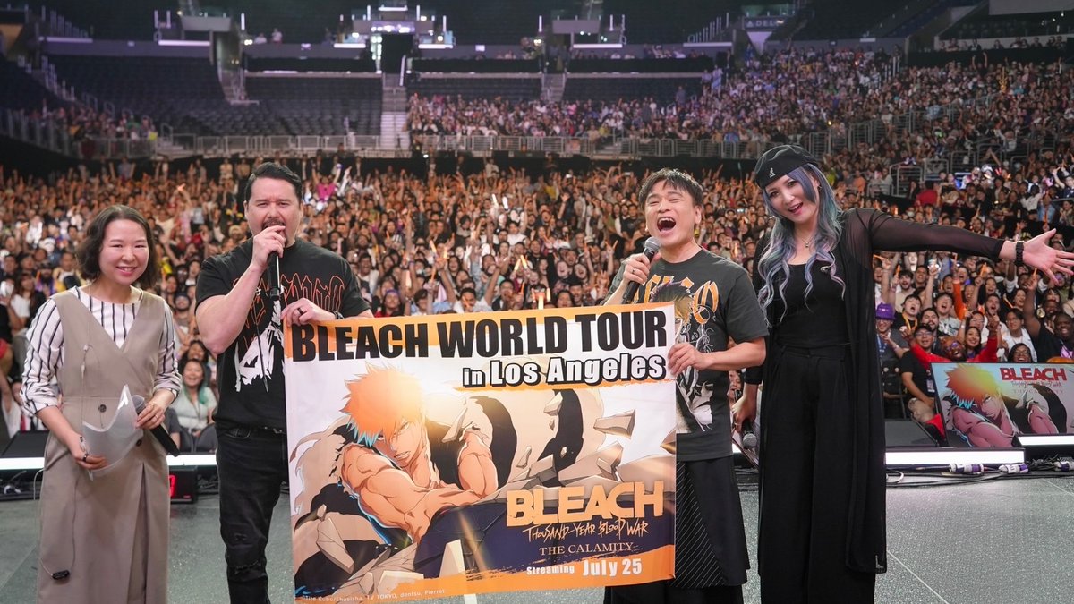 VIZMedia's tweet photo. The BLEACH: Thousand-Year Blood War Panel was a truly special, AMAZING experience at @AnimeExpo! 

We laughed, we cried, and we cheered with special guests Masakazu Morita and @johnnyyongbosch, our two beloved Ichigos 🔥⚔️ 

Thanks to BLEACH fans everywhere for your support all these years. You’re truly number one 1️⃣🙏