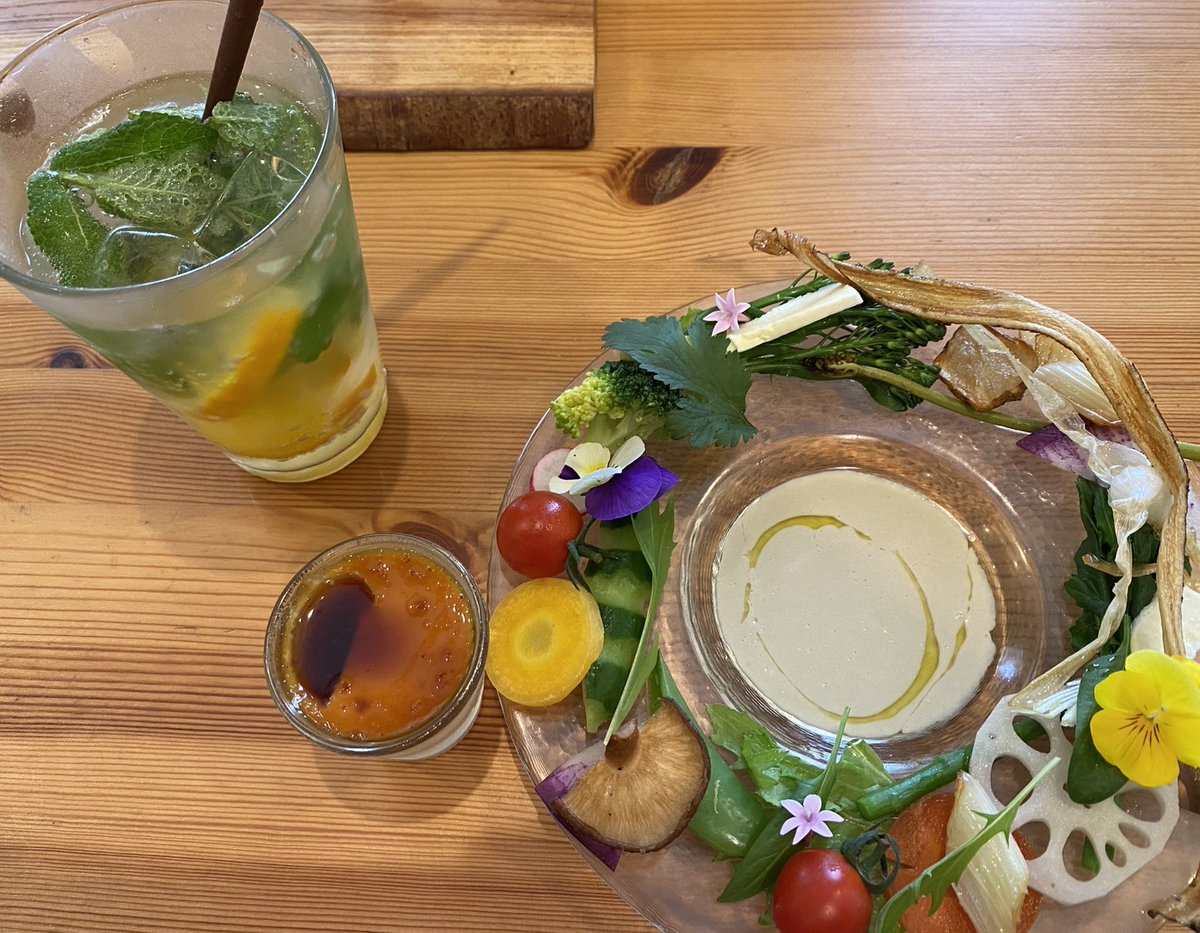 JID_INV's tweet photo. おはようございます!
木更津の天気は晴れ☀
鴨川市にあるcafe lamp さん!
色とりどりの新鮮な野菜を味わうことができ、盛り付けも綺麗で美味しかったです✨
#JIDINV
#企業公式が毎朝地元の天気を言い合う https://t.co/9EK9sApHAL