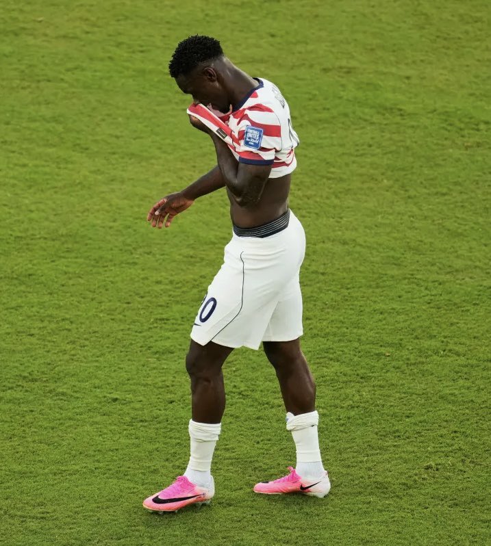 USMNTOtaku's tweet photo. Under FIFA‘s own protocols, the play [Folarin Balogun’s controversial red card] should not have been flagged to Brazilian referee Raphael Claus by the video assistant, who asked Claus to review the play on the monitor following a slow-motion replay of the incident. Balogun was not even cautioned by Claus on the field. But under FIFA‘s own protocols, the play should not have been flagged to Brazilian referee Raphael Claus by the video assistant, who asked Claus to review the play on the monitor following a slow-motion replay of the incident. Balogun was not even cautioned by Claus on the field.

[🌕: @ByDougMcIntyre & @MelissaMOrtiz]