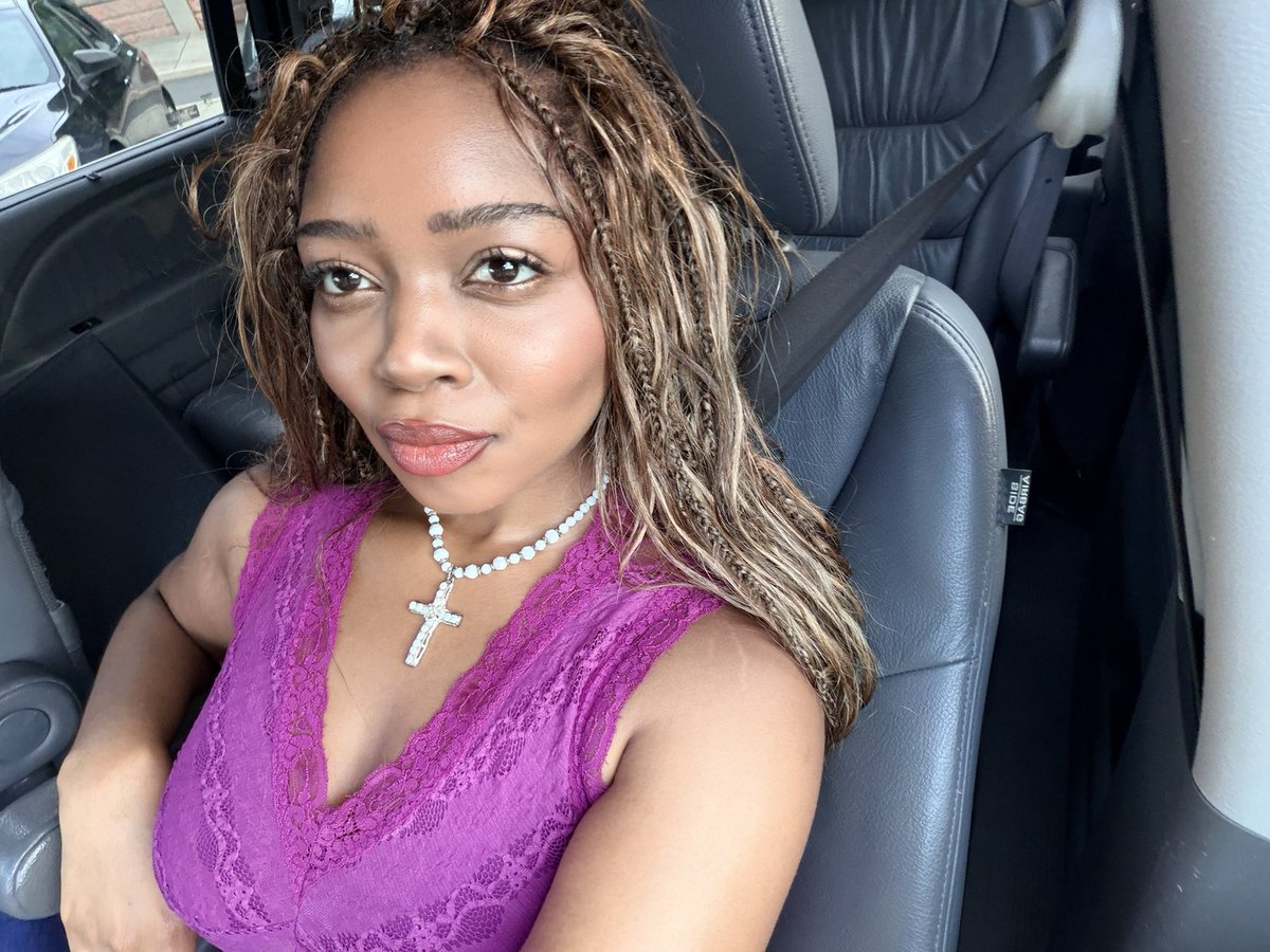 danikatts's tweet photo. someone on here just found my tiktok …. anyways just got my braids done. blonde ofc bc yknow im tryna be a white gal like my dani 😆😛 https://t.co/JdYmoRYG51