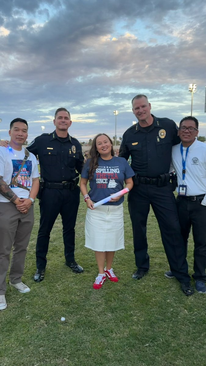 FrancislovesNV's tweet photo. 🍔Our amazing food vendors for creating a delicious mini food festival.
And most importantly, thank you to our incredible community for coming out to celebrate with us. Your enthusiasm made this event unforgettable.
We can't wait to celebrate with you again next year! ❤️🤍💙 https://t.co/EILZnfTo2D