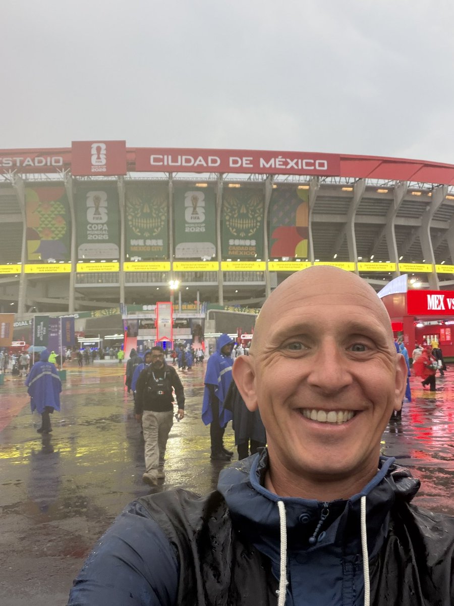 TheLukeCarroll's tweet photo. There are football stadiums, and then there is this stadium!

Absolute privilege to be able to do this… best hobby in the world 💙🏴󠁧󠁢󠁥󠁮󠁧󠁿

Azteca v Mexico ✅ https://t.co/kwV7QLc8CZ