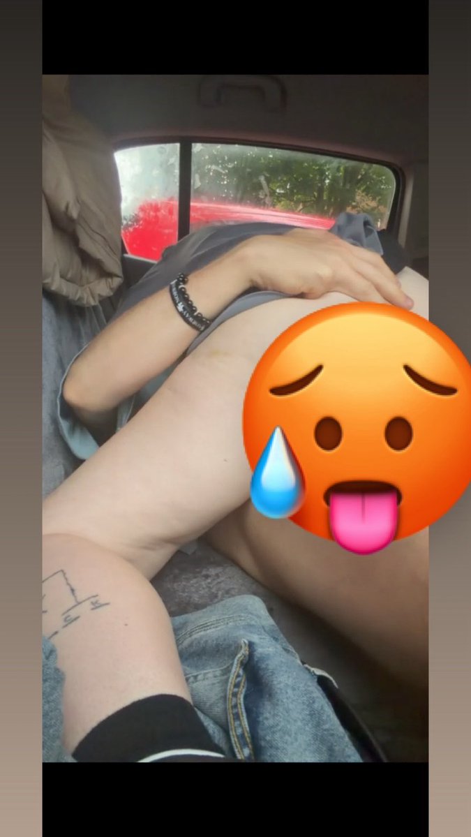 Katelyn70617536's tweet photo. Hmu on telegram if your not all talk and can treat me like the good girl I am 👅😈 https://t.co/WOmiwHXXil