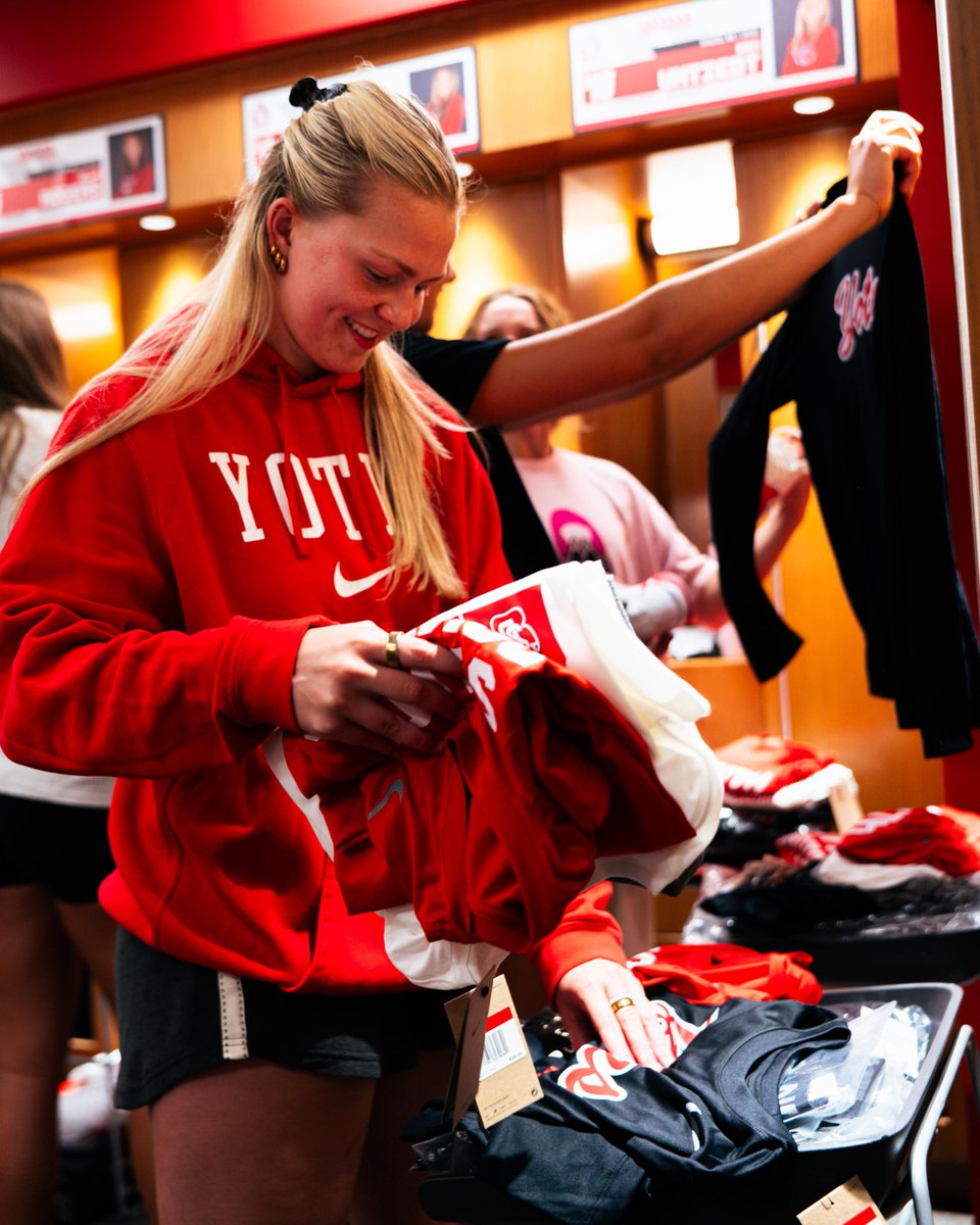 South Dakota Volleyball tweet media