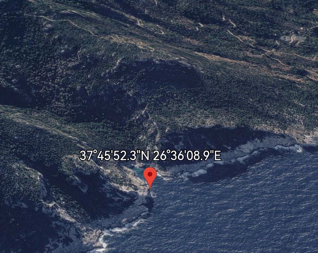 CRG_2015's tweet photo. 🚨 We have received a distress call reporting a boat sinking off #Samos, Greece, carrying around 40 migrants.

Survivors report that some have reached the cliffs, while others remain in the water.

The #HellenicCoastGuard has been alerted.

#Consolidated_Rescue_Group https://t.co/CgkQHackBH