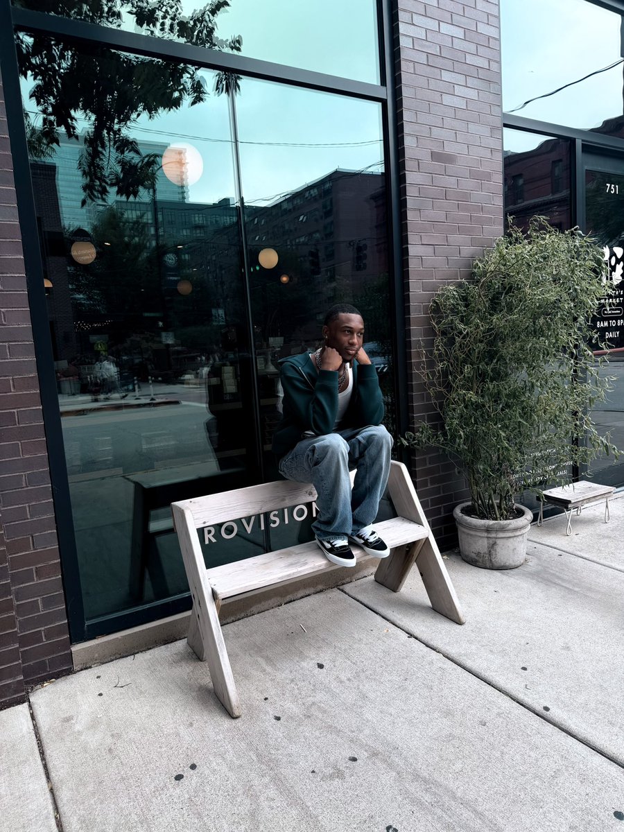 hesoochic's tweet photo. Call my phone and say you need me baby .. https://t.co/46DJi5KDYS