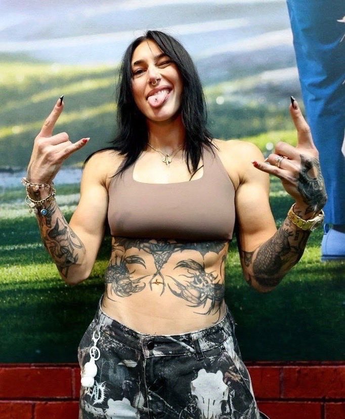 DOMINATIONBWC's tweet photo. 🖤Ik ima sound like a asshole but if you are a male don’t fucking follow me it clearly says in my bio dom futa I don’t deal with males use your brain I want females or occasionally femboys that’s it🖤 https://t.co/HEhuCktGeG