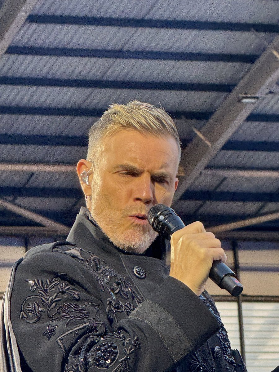rita_gul's tweet photo. @GaryBarlow It’s been epic and such a privilege to get to see the circus again definitely the best tour to date!  Loved it!! I can’t wait to hear about and see what’s next on the agenda!! https://t.co/d2bV8FCVbh