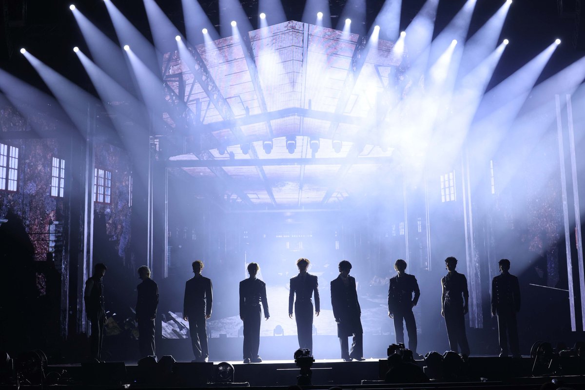 oricon's tweet photo. &amp;TEAM、“日本発グループ”初の快挙🎊

韓国カムバック＆KSPOドーム公演サプライズ発表✨

🔻『2026 &amp;TEAM CONCERT TOUR 'BLAZE THE WAY'』ソロカットも掲載📸　
https://t.co/DOl5g8ur7f

#andTEAM https://t.co/4mo1Cs3nzb