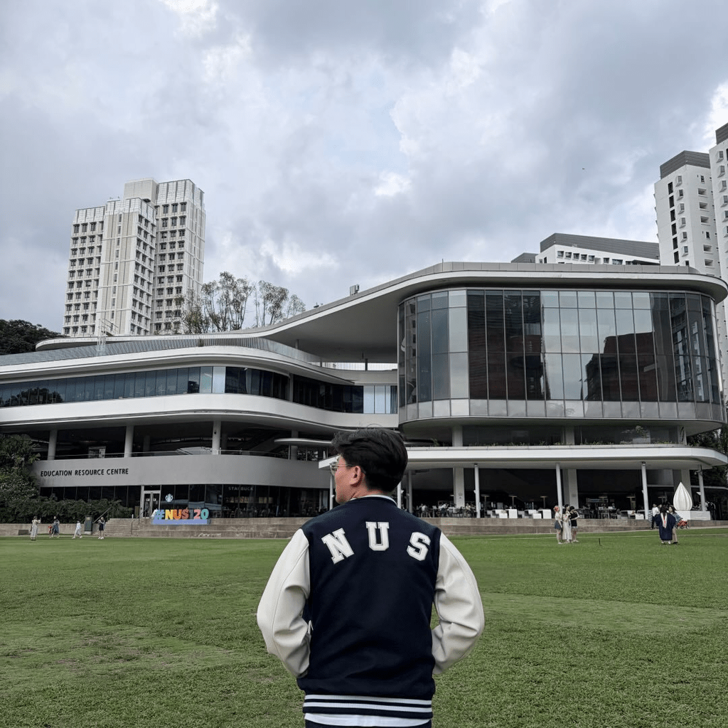 insidefolkative's tweet photo. Profil Jasper Rexx Putra Cakra, mahasiswa dengan GPA/IPK sempurna 5.00/5.00 di NUS, yang kini jadi peserta Clash of Champions Season 3: 

- 🥈 Silver Medal International Olympiad on Astronomy and Astrophysics (IOAA) 2025 di India.

- 🥇 Gold Medal (Absolute Winner) Olimpiade Sains Nasional bidang Astronomi.

- 🥇 Gold Medal Olimpiade Sains Nasional bidang Matematika.

- 🥈 Silver Medal Olimpiade Sains Nasional bidang Matematika.

- 🥈 Silver Medal KSR SMP 2021 bidang Matematika.

- Berhasil diterima di National University of Singapore (NUS), salah satu universitas terbaik di Asia.

- Kuliah di NUS dengan Beasiswa Garuda.

- Meraih GPA/IPK sempurna 5.00/5.00 di NUS.

- Memilih jurusan Quantitative Finance karena ingin mendalami matematika dalam bidang yang aplikatif.

- Kembali berkompetisi di Clash of Champions Season 3 setelah sebelumnya menjadi peserta Academy of Champions (AOC).