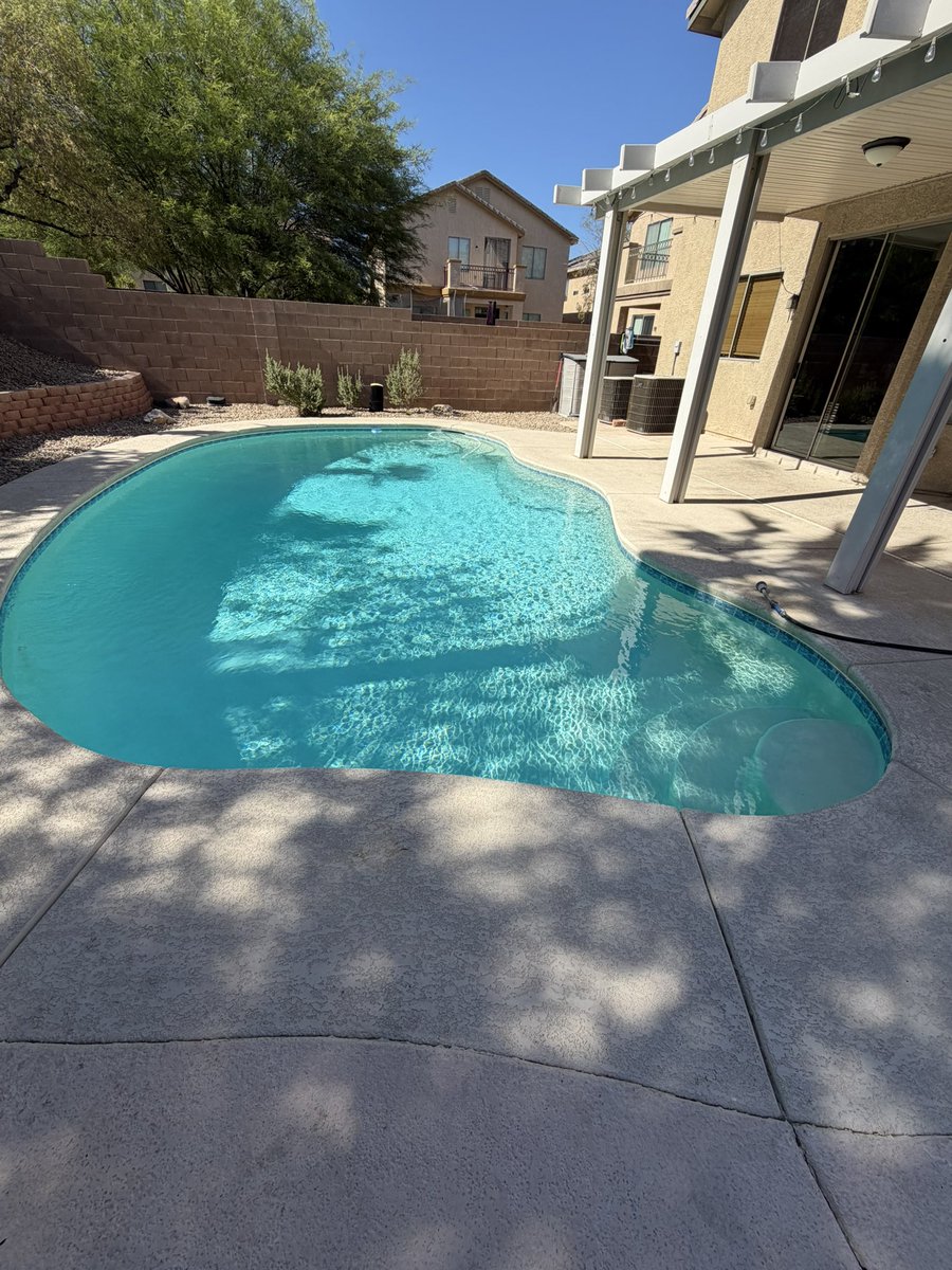 1luvtren's tweet photo. who wanna come swim guys https://t.co/eWMAB5v4CB