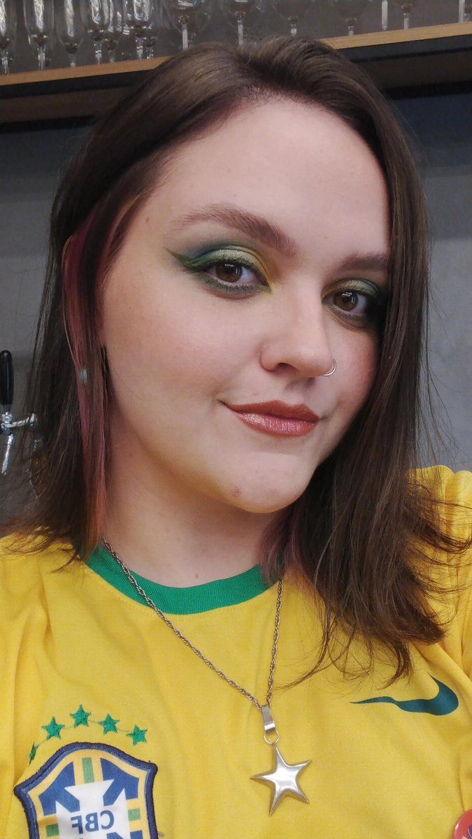 fraserdaughter's tweet photo. brasil foi eliminado entao vou deixar aqui todas as makes coloridas que eu fiz pra ver os jogos https://t.co/Ym8jXiC4op