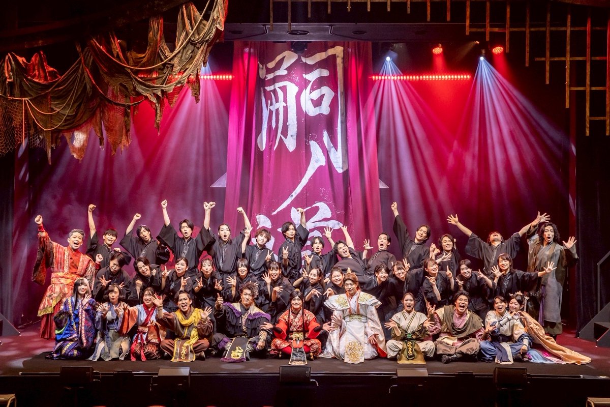 Kp3lD's tweet photo. 作中では各地で戦ったり、青鈍さんのお手紙を受け取ったり…
各地の美女(通称ぎゃるず)したり
前作から繋がって、大きくなった子を見守ることができたり…

携わった作品はいつも自分の血肉となり
いつまでも残り続ける感覚があって、
お客さまの中にもそうして残る作品になっていたら嬉しく思います https://t.co/zgRL1tMIlO