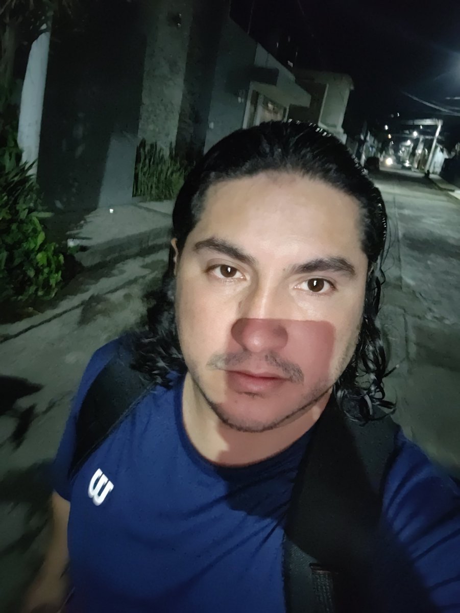 logancasttle's tweet photo. @Andres_Vaca_ @tixwilx1916 Jalo... Jajaja y no, no soy el Gullit Peña https://t.co/qcQcEhVEoB