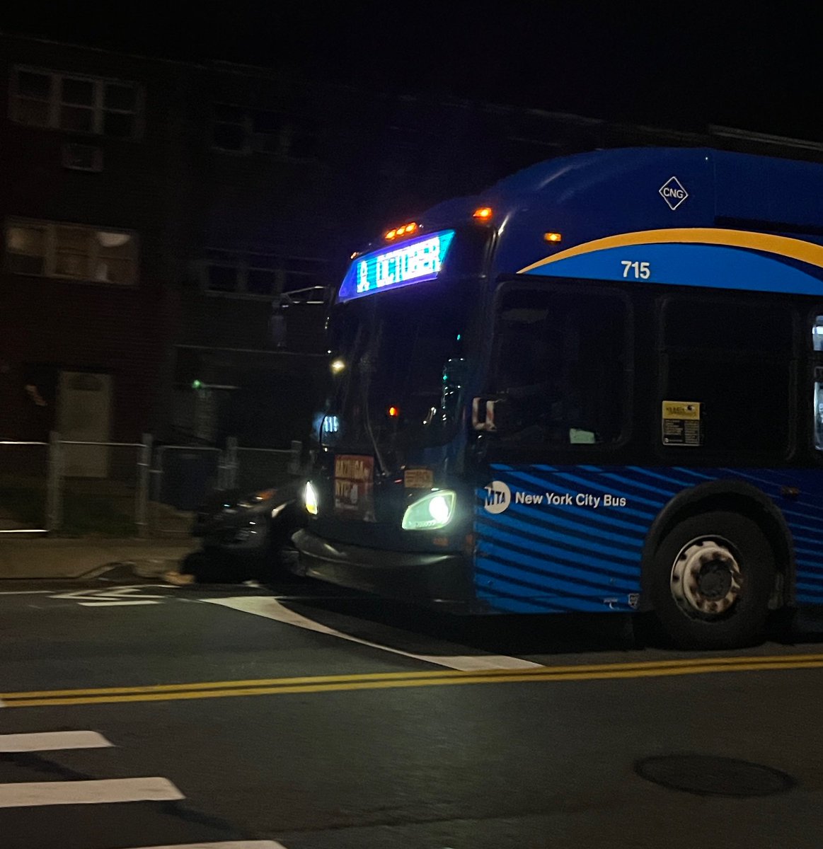 cynthia4nyc's tweet photo. can u tell i love when the bus does the thing https://t.co/JCbJ45Ve3f