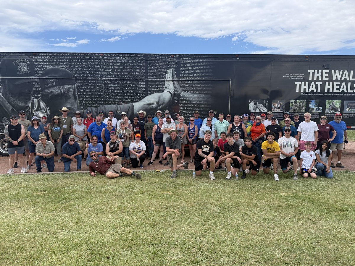 Vietnam Vet Memorial tweet media