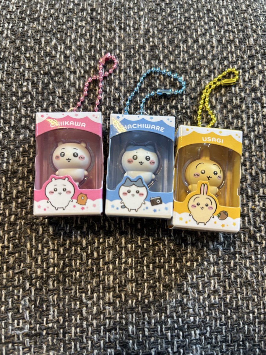 HomeMiiii's tweet photo. サンリオチャーム買うついでにちいかわチョコボックス買ったら欲しい3個きてくれた🐰可愛いー💕
サンリオはクロミ狙いで8個買ってダメだったけど優しい方に交換してもらえた☺️ https://t.co/UJUYEt8pox
