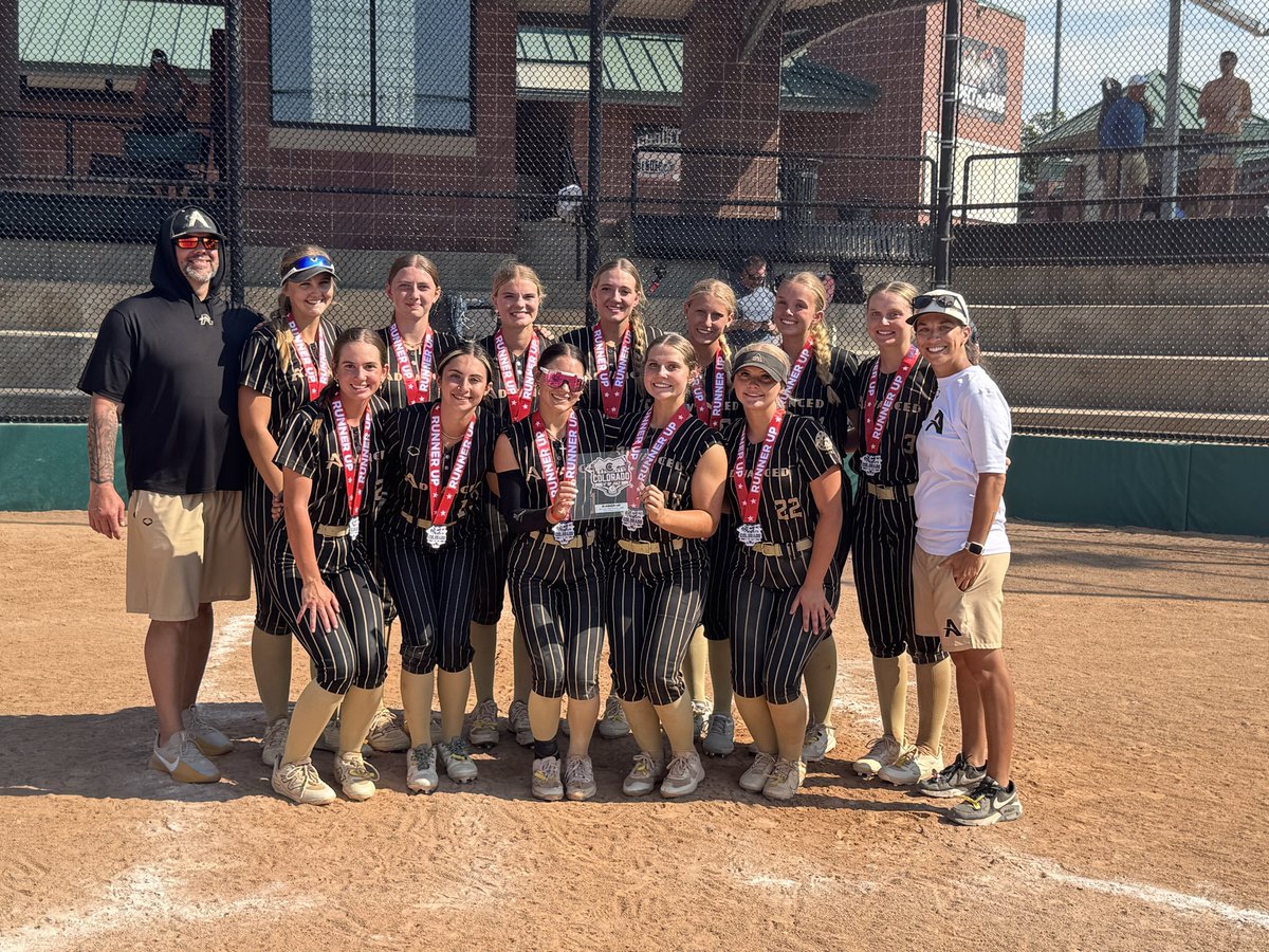 AFA_Vasquez's tweet photo. What a run! 💛🥎 AFA Vasquez fought hard all week at the 💥 Colorado Sparkler💥 and is bringing home some 2nd place hardware out of 230 incredibly talented teams! So proud of this team and everything they accomplished!!!!!!! Congratulations @AFA_Vasquez  | @AFA_softball !!!!! https://t.co/CbOUtHJIIP
