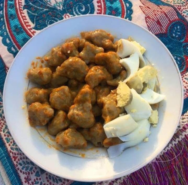 SADEEQ_GT's tweet photo. @whitenigerian @Iampredominant Kano state

Local food: (DANWAKE) with salad &amp; egg. 😋 https://t.co/09xra5lHhG