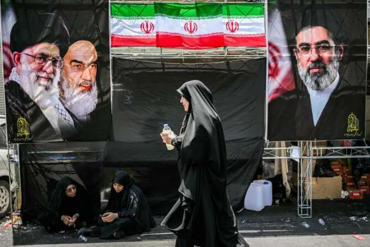 muslimnow3's tweet photo. Three sons attended Ali Khamenei's funeral; Mojtaba, the new Supreme Leader, was not seen.अली खामेनेई के अंतिम संस्कार में तीन बेटे शामिल, नए सुप्रीम लीडर Mojtaba नहीं दिखे
https://t.co/e1wcFJHYIJ https://t.co/5Ql2AigF0q