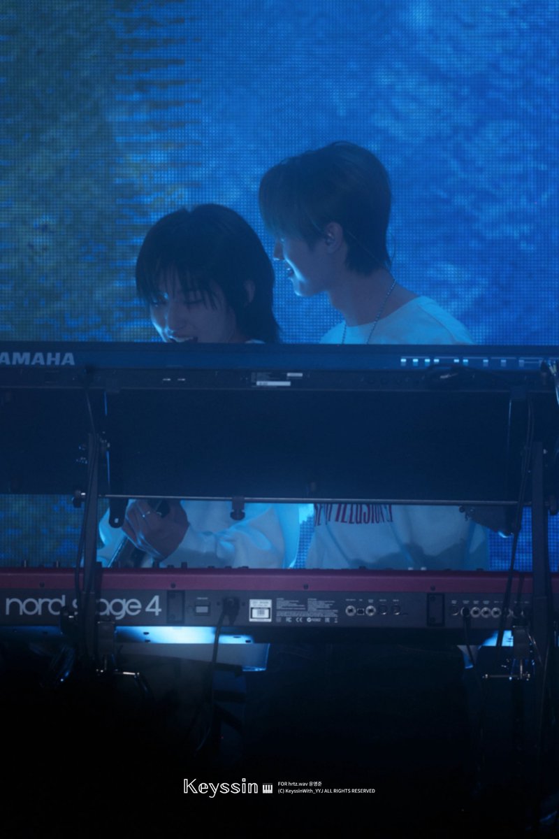 KeyssinWith_YYJ's tweet photo. 260704 팔레트페스티벌
“Can you come close by my side?”
#하츠웨이브 #윤영준 #케이텐
#hrtzwave #YYJ #KEITEN https://t.co/it0zRW17Cc