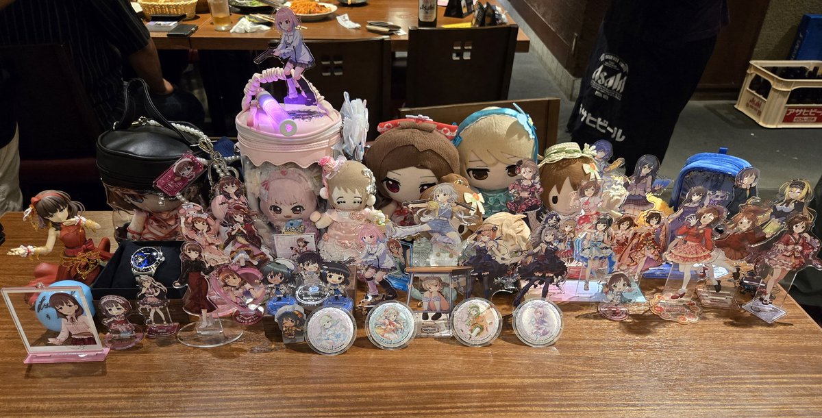A_ma_roP's tweet photo. 今回名刺交換させていただいた方々、お菓子も受け取っていただき、ありがとうございました！

#デレミュ打ち上げほるとん会 https://t.co/5oyOTwcVNP