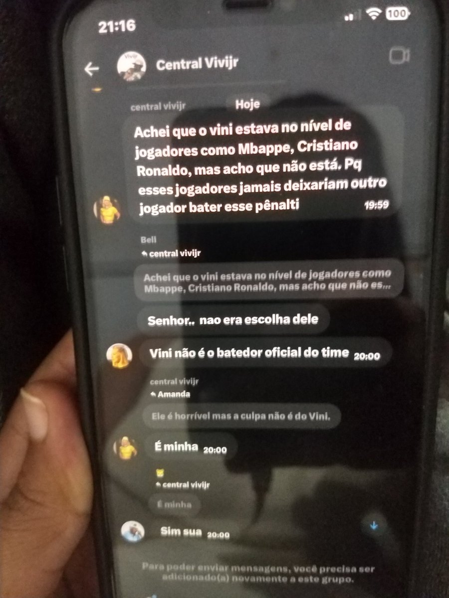 vickycomentss's tweet photo. @centralvirgi @beatrikzt @hellokittyfoxx @bebezin021 Não, vc só estava comparando o nível de futebol dele com os outros jogadores, deixando claro que o futebol dele não é tão bom quanto os outros. https://t.co/RVy5CQgE2R