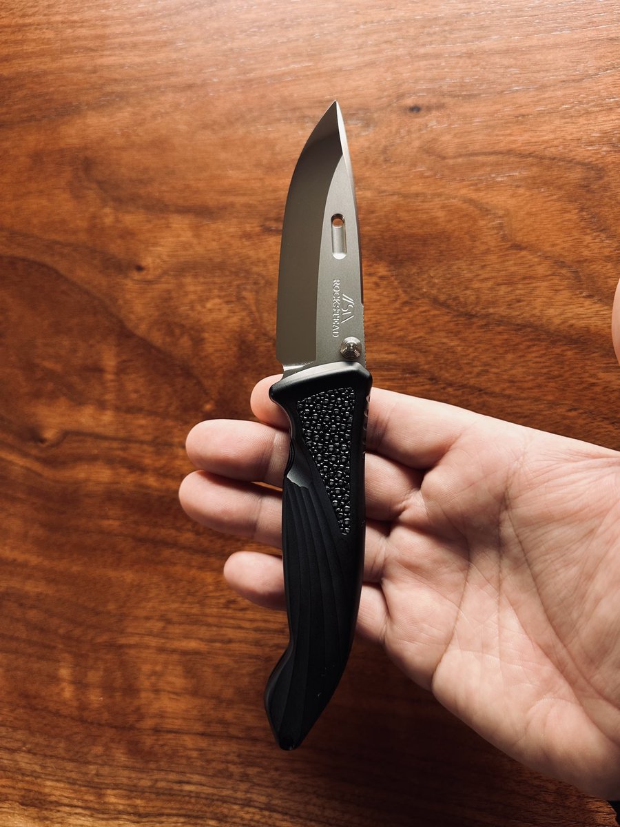 riguo_knives's tweet photo. ROCKSTEAD

信 SHIN-ZDP

刃先まで一体となって続く”世界に類のない鏡面仕上げ”をぜひご覧ください！
日本が世界に誇るファクトリーカスタムナイフがROCKSTEADです！

実店舗、WEBにて販売中

https://t.co/KHcE0QYyf4

#riguo
#rockstead
#shin
#信
#knives https://t.co/vf9eOAiFFJ