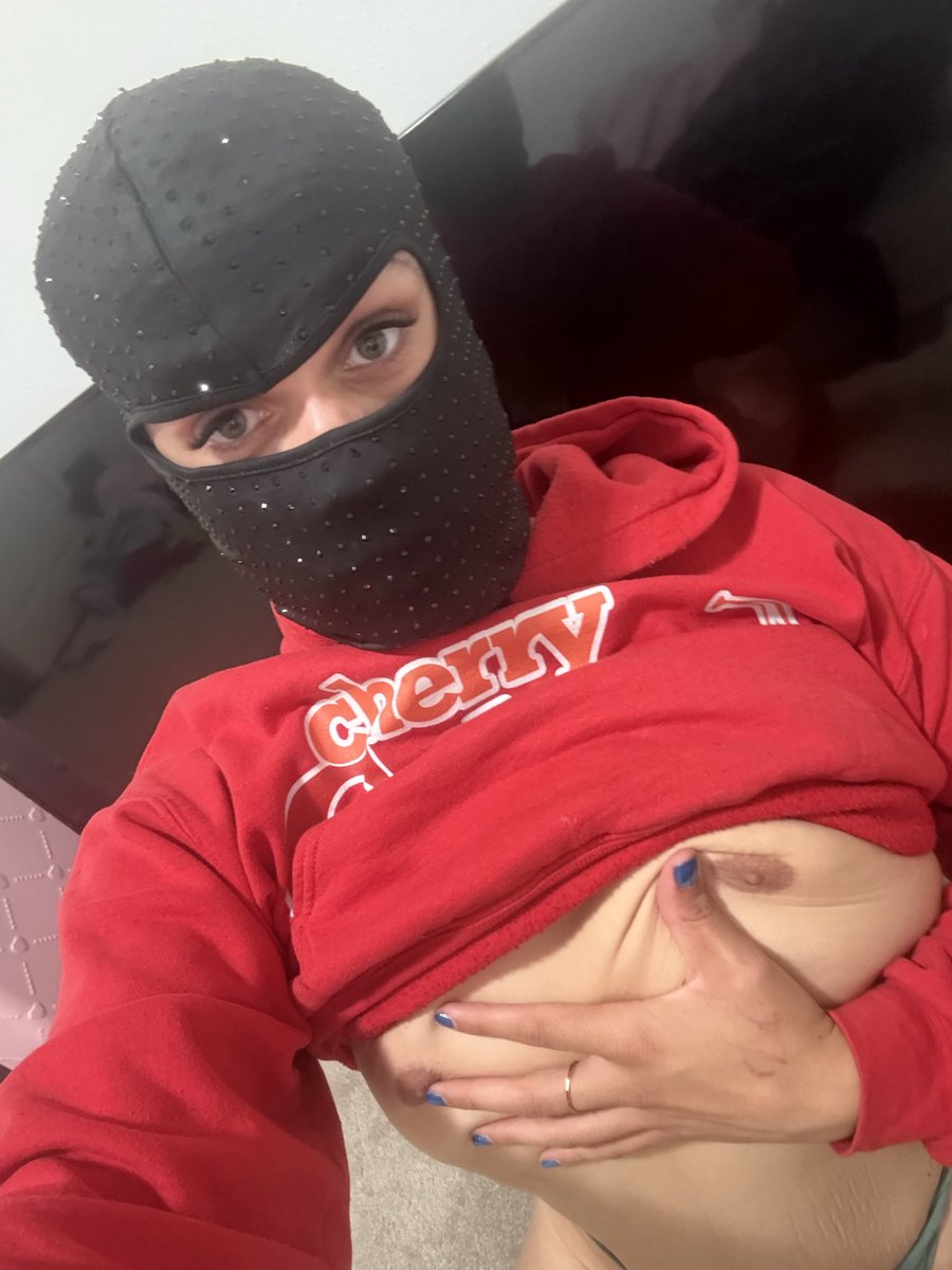 oregonfemboypdx's tweet photo. Ski masked and lashed up waiting for my daddy🥰 #pdx #vancouver #tits #ass #femboy #gayboy #trans #transwoman #femboyespañol #femboys #bigass #bigbutt #soles #feet #prettyeyes #skimask #mask #bbl #littlewaist #gay #fem #girlyboy #tgirl #portland #vancouver https://t.co/um3tYaYNno