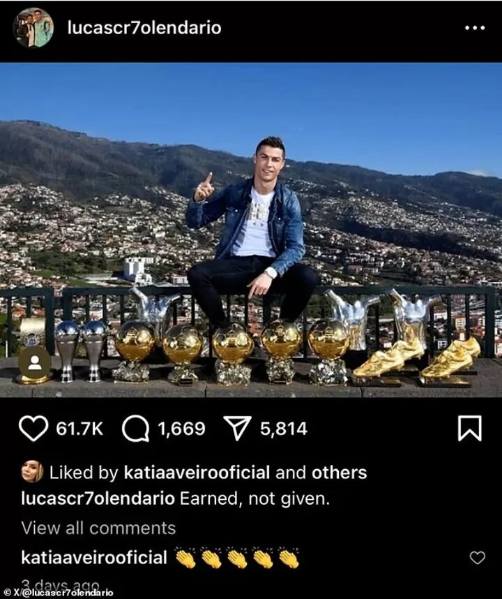 Noele661's tweet photo. @idextratime Gak suka dijulitin ,tapi kalau julitin messi gpp

Ronaldo dan keluarganya,media dan bhkan fansnya,semua ngejulitin messi tiap hari,tpi ada gk messi bilang benci ronaldo/gk suka sama ronaldo secara terang-terangan??, gk ada!!,malahan messi malah memuji ronaldo dan rivalitas mereka https://t.co/VA4RTmxCwv