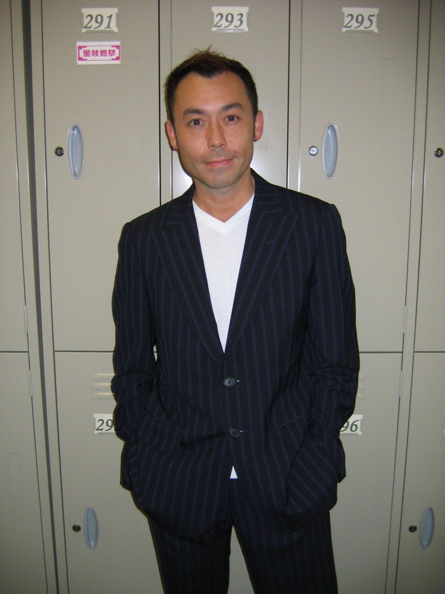 kotarock_kwb's tweet photo. 【香港俳優】今日は誰の誕生日？
7月8日
#サイモン・ルイ(#雷宇揚)
TVBの俳優養成所を卒業後、テレビやラジオで活動を始め、1990年代に映画界へ進出。ホラー映画『#陰陽路』で人気を注目を集め「#鬼王」の異名を持つ。俳優だけでなく、脚本家や映画監督としても活動、『#墨斗先生』で監督を務める。 https://t.co/lQSsRgxv4Z