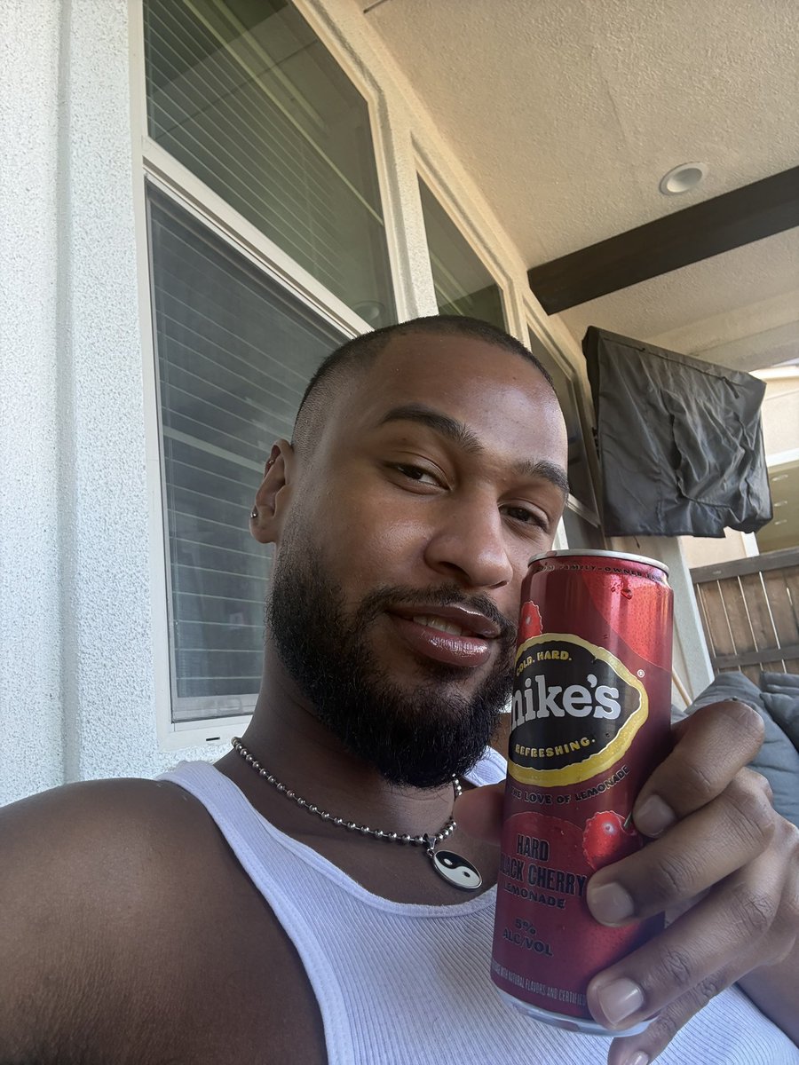 _thedon_24_'s tweet photo. I rep Mike’s ig 🤷🏽‍♂️ #mikes #drinks #fyp https://t.co/Ppx3irGf2T