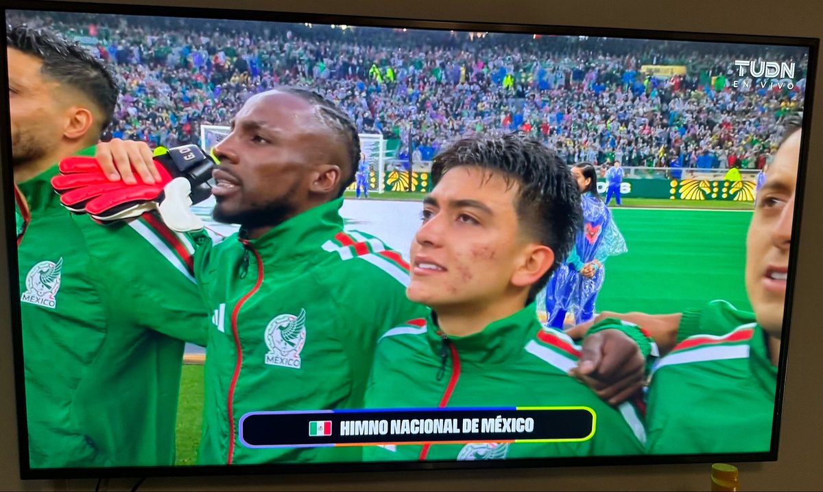 RamonAguilars's tweet photo. Vamoooooooos Muchacheeeeesss !!! 🇲🇽 Hoy es el día !!! Ni los Beatles ganan hoy en el Azteca !! https://t.co/IgQzBSA5k3