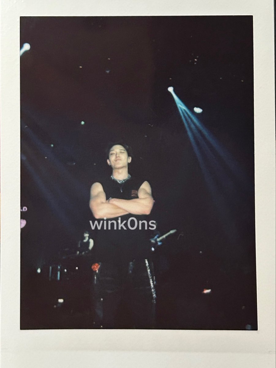 wink0ns's tweet photo. newest addition to my resume:

• achieved a long-term personal milestone by getting my ult bias of 13 years to pose for my instax at my first ikon concert. https://t.co/TbVy5TOruB