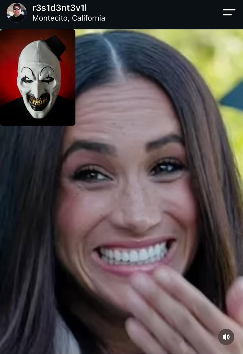 R3s1d3nt3v1L's tweet photo. @XOQueenEsther Is #BeghanFarthole actually “Art the Clown”? If you remove the poor horses tail she adorns her noggin with the similarities are too Clark Kent to miss! Will she rip #PrincessHarry the bald #DoucheOfCucksexx to shreds? Time will tell… https://t.co/kLUZBJtcAf
