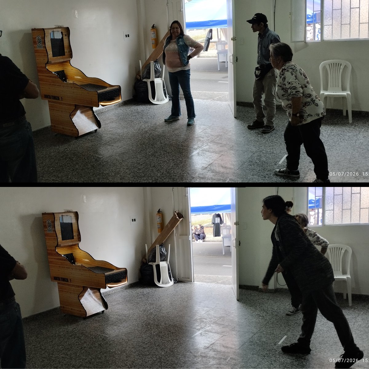 Artematica209's tweet photo. ¡Hola! 👋

Estas son algunas imágenes del torneo de bolirana que se realizaró en el salón comunal de Timiza 1° Sector 🏆

!Gracias por participar! ❤️

#FeriaArtemática https://t.co/zOBzkADUXU