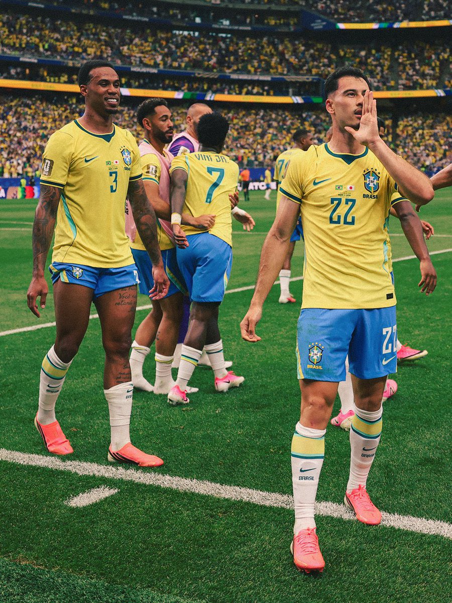 strupaymata_'s tweet photo. @Romanesqua @ghostonki Isso aqui te lembra de algo? 😂😂😂 https://t.co/5vOlppjgFp