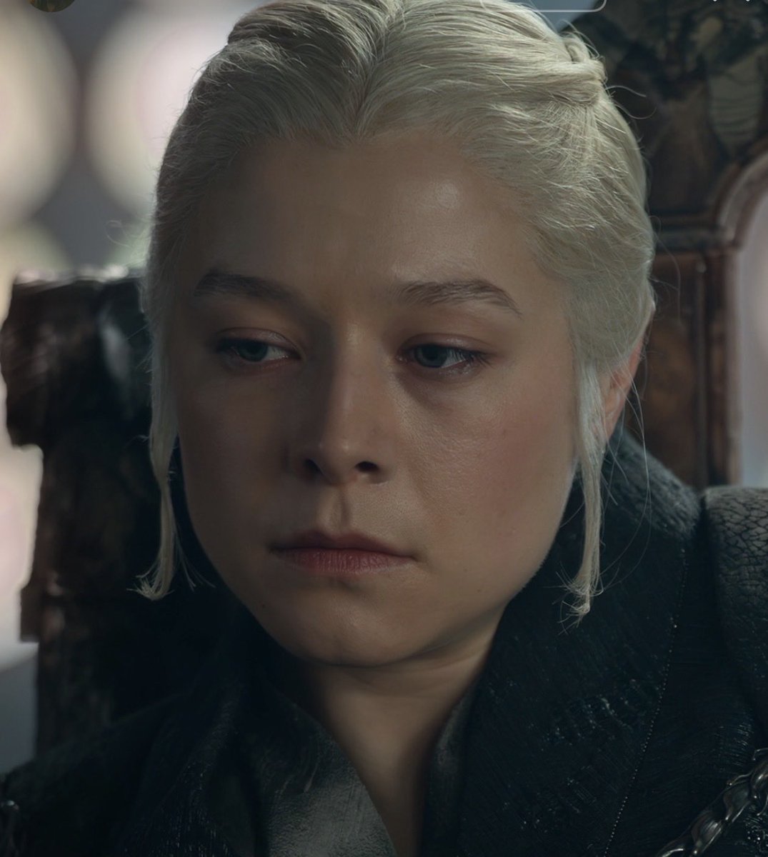 itsminimunchkin's tweet photo. The level of anxiety I had today… felt so bad for MY QUEEN! #Hotd https://t.co/EbAoTGgnxk