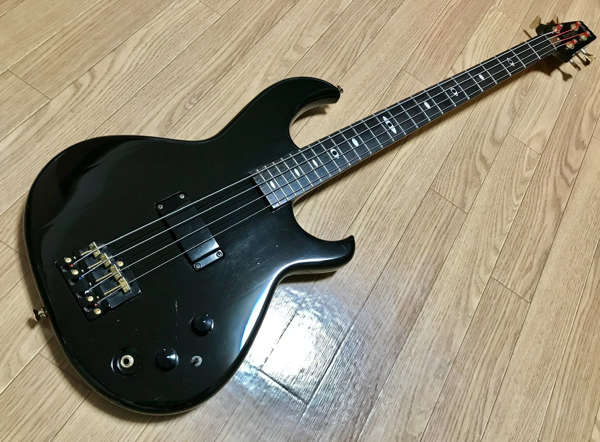 ikkan5150's tweet photo. さあ、みんな買おうぜ！
新品で買えるぜ。しかもセカンドバージョンだ！キャリアでも1番使ってたモデルのはず。
※ちなみに自分のは中古です😅
#cliffemall https://t.co/8PwREnsshK
