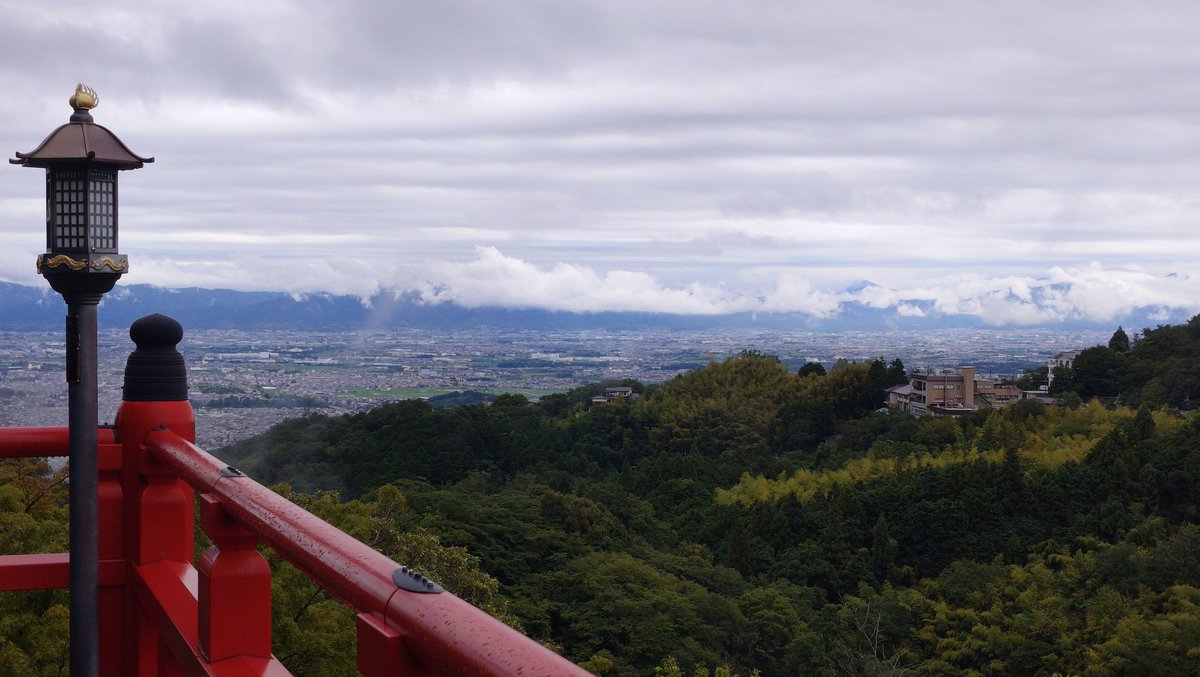 hot_river252's tweet photo. 南無三の日なので信貴山に来ています📿 https://t.co/5pG6TL5fW3