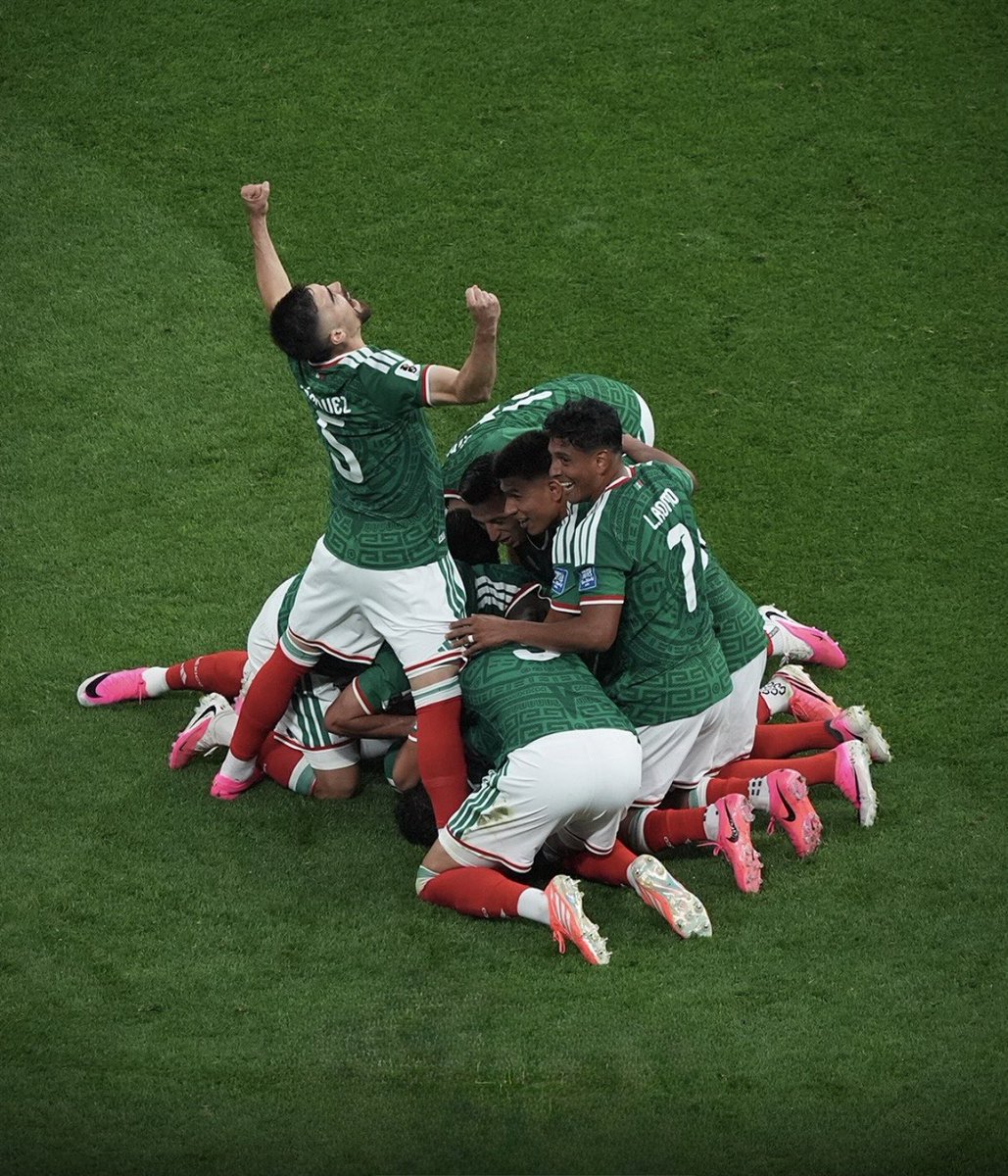 alitamarin_'s tweet photo. Te amo selección nacional, nos uniste y nos hiciste soñar en grande. Estoy tan orgullosa de todos los jugadores que nos representaron y nos dejaron en alto. Nos enseñaron que juntos y con el poder de la amistad se puede llegar muy muy lejos ❤️🇲🇽 https://t.co/uhARBkRvxQ