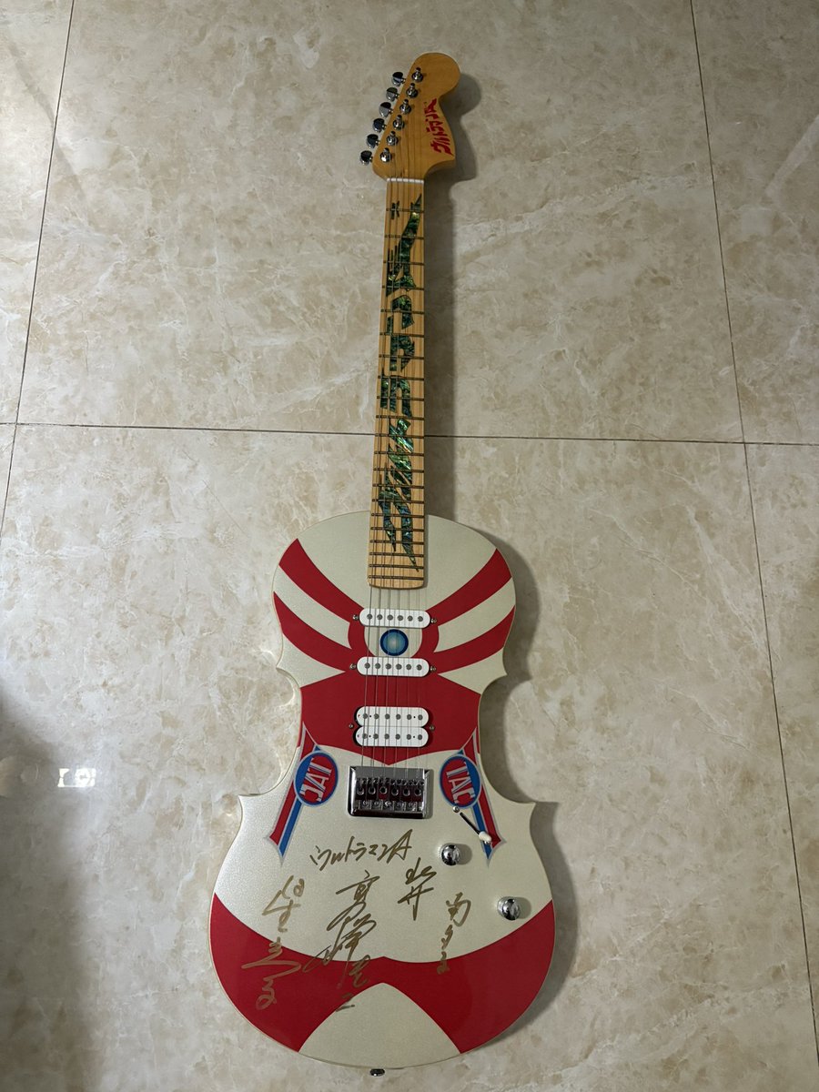 Aceling1988's tweet photo. 高峰さん80 歳の傘寿おめでとうございます。
子供の頃からウルトラマンエースを見て育ったファンとして、中国で高峰さんに三度お会いできたことは、この上なく幸せなことです。高峰さんは私がずっと大好きな日本俳優の一人です。@qjbJaTPk8u26S0a https://t.co/oVnAQG9yqY