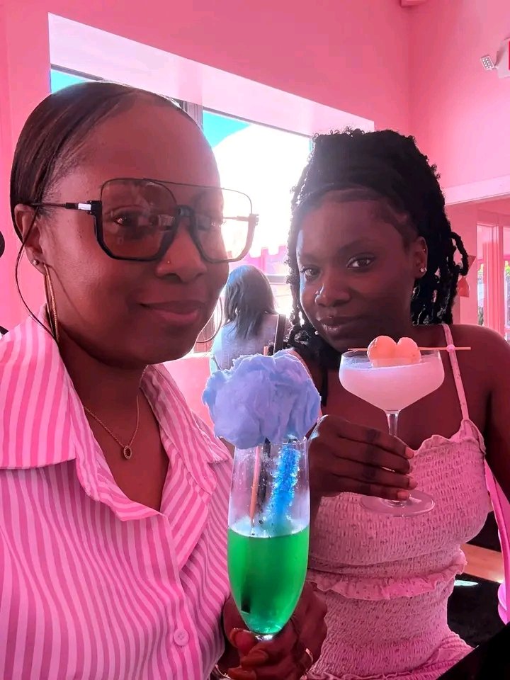 dryolodnp01's tweet photo. Mother and daughter day!🤎😍🥂
#motherdaughtertime
#Sundayvibes
#Weekendvibes https://t.co/CozD1Uerpv
