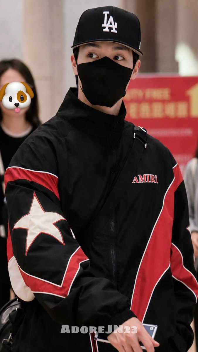 AdoreJN23's tweet photo. 260706
ICN🛬
Masih ngantuk🥱
#JENO #제노 #ジェノ 
#NCTDREAM #NCTJNJM https://t.co/pAEIN6sZQL