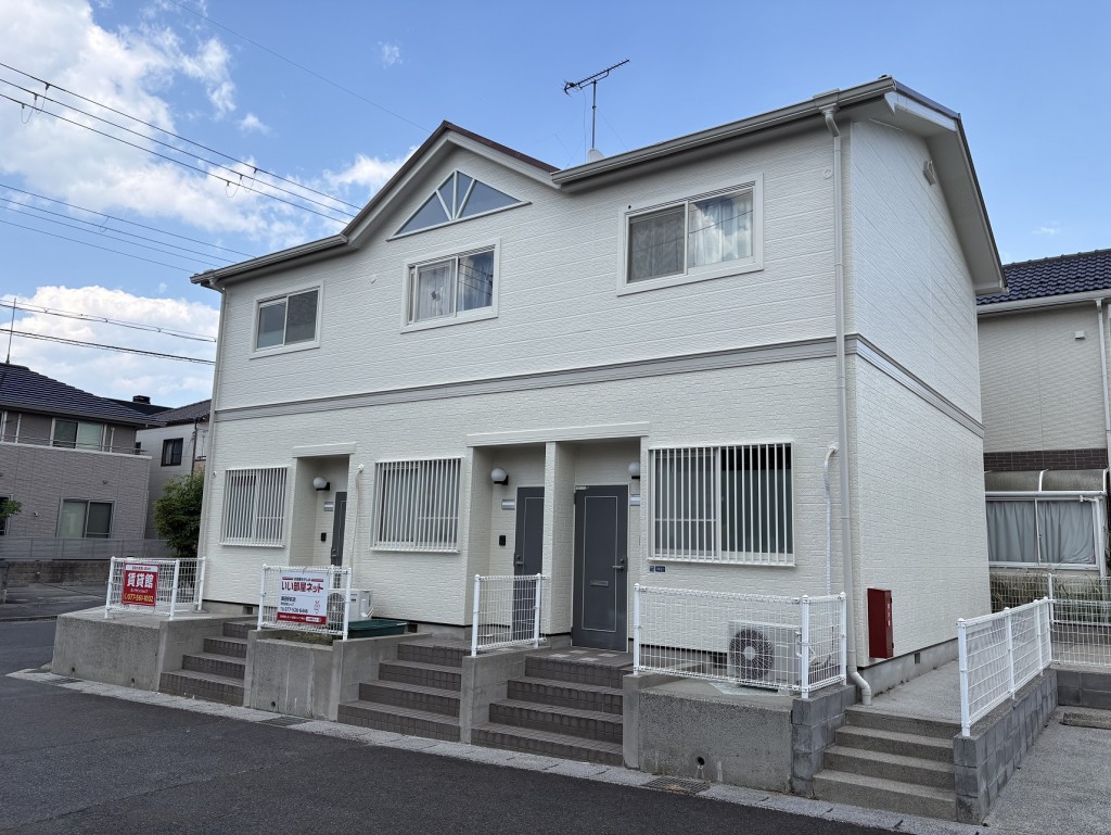 rec_shiga's tweet photo. ★レック　おススメ物件★　

【アビタN.Y／大津市雄琴北2丁目】
家　賃：5.2万円　共益費：3,500円

2026年6月大規模修繕工事済♪
メゾネットタイプの2DK角部屋！
JR湖西線「おごと温泉駅」まで徒歩11分

詳細・お問合せ↓
https://t.co/zR6na6APw2

#滋賀県 #大津市 #雄琴 #賃貸 #ハイツ https://t.co/kRgsVdCYBH